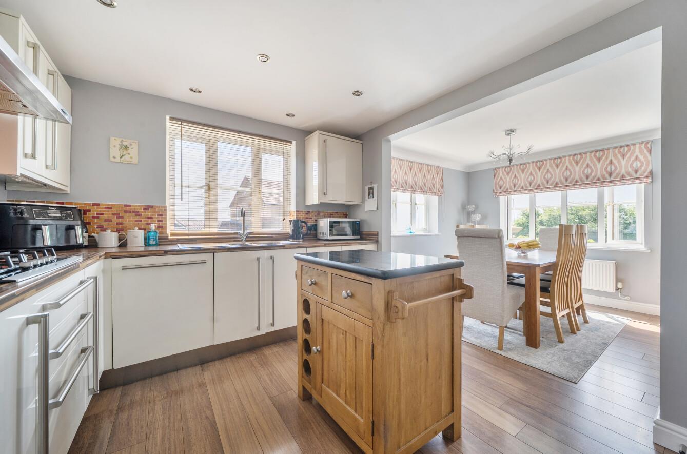 Ffordd Taliesin, Killay, Swansea, SA2 7DF